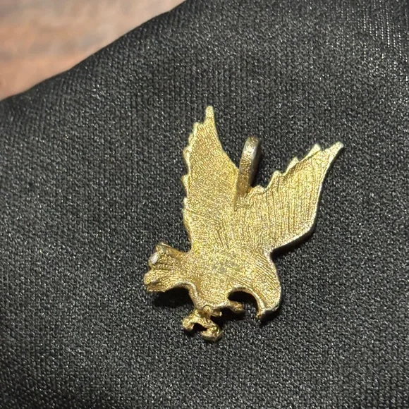 Vintage gold toned eagle pendant or necklace - Picture 3 of 6
